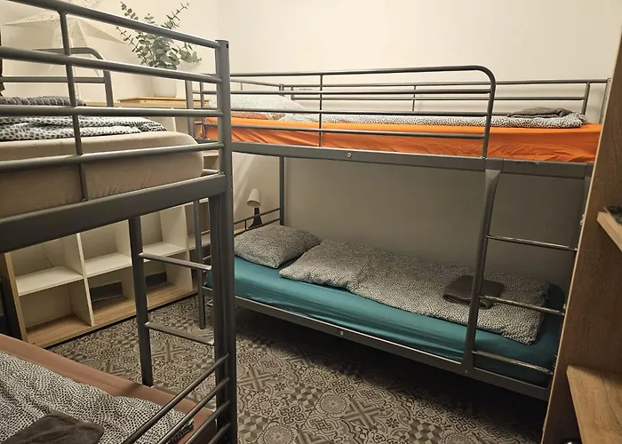 Economic Base In The Heart Of Hostel Budapeszt